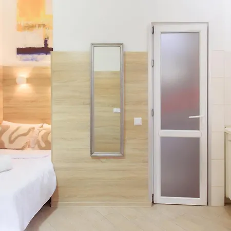 Smart Apartments! невелика з ремонтом в центрі リヴィウ