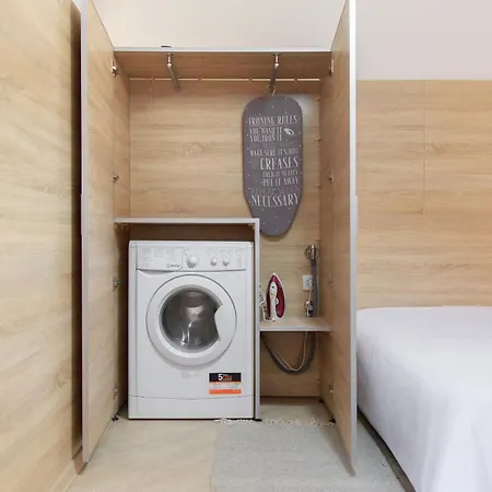 Smart Apartments! невелика з ремонтом в центрі * リヴィウ