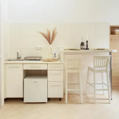 Apartment Smart Apartments! невелика з ремонтом в центрі *